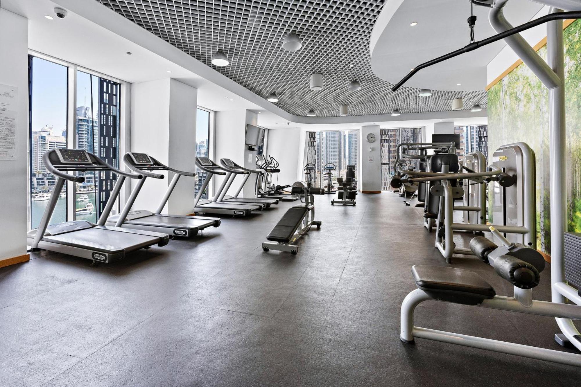 Stayis - At Cayan Tower Apartment