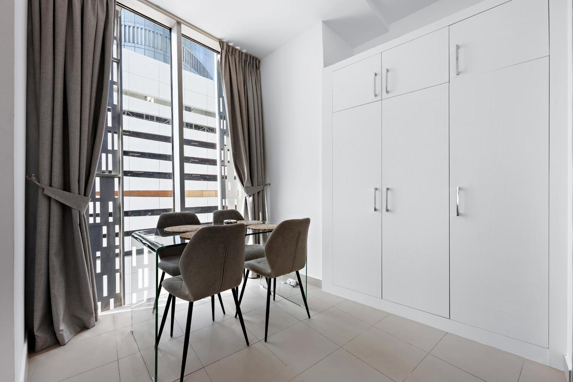 Stayis - At Cayan Tower Apartment *