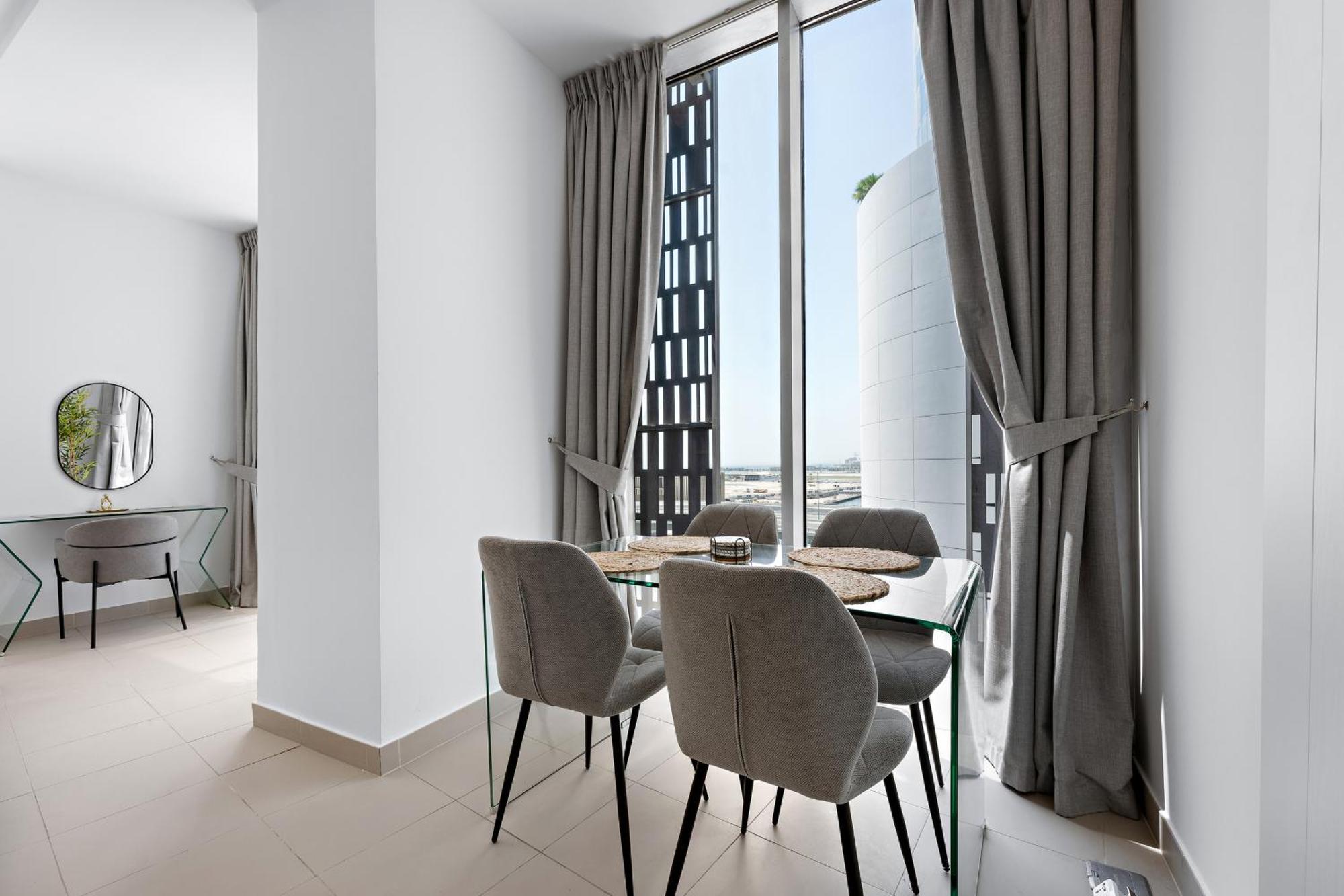 Stayis - At Cayan Tower Apartment *