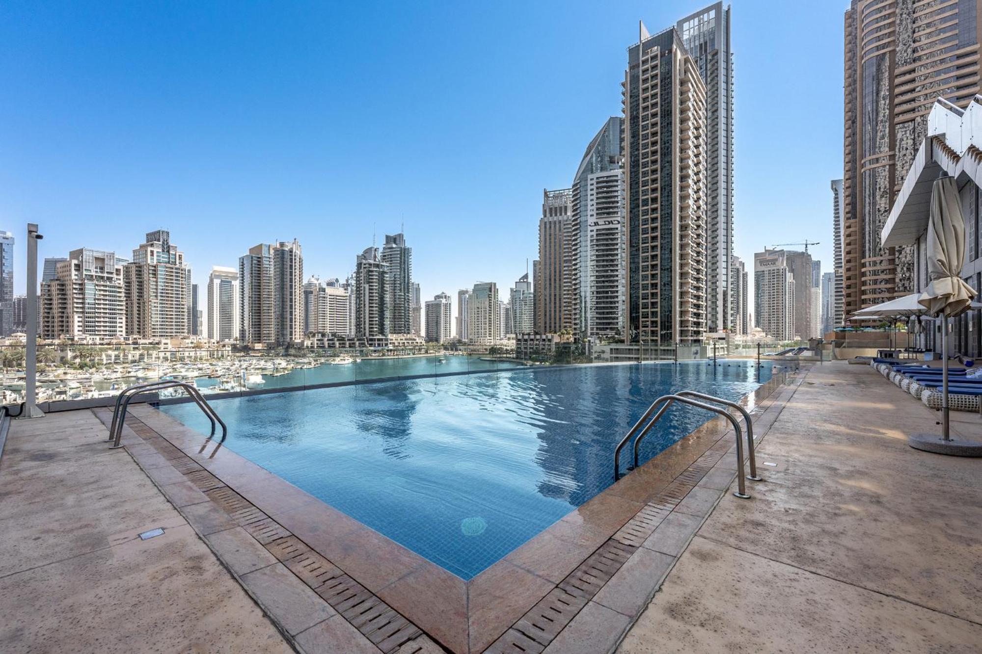Stayis - At Cayan Tower