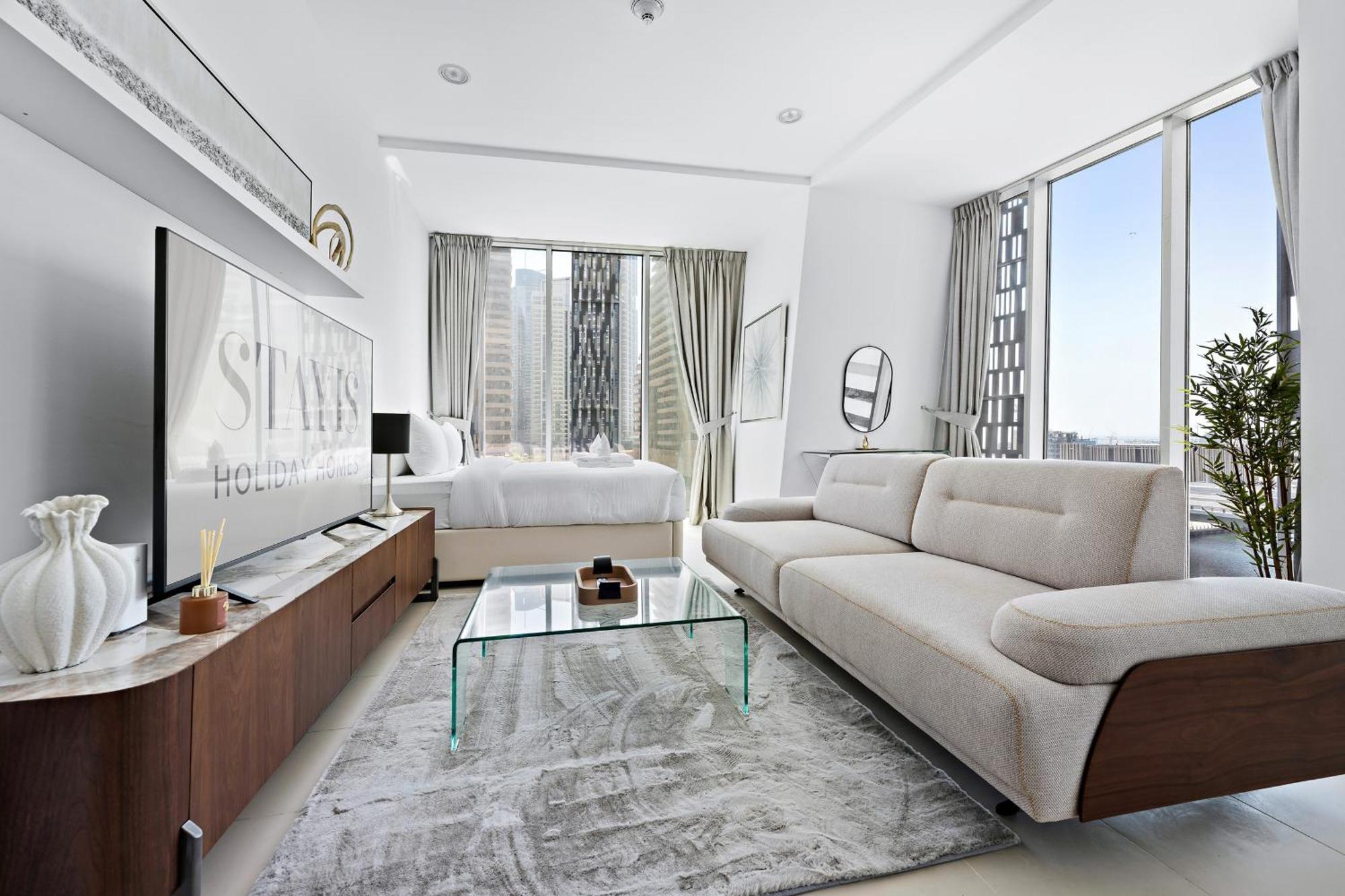 Stayis - At Cayan Tower